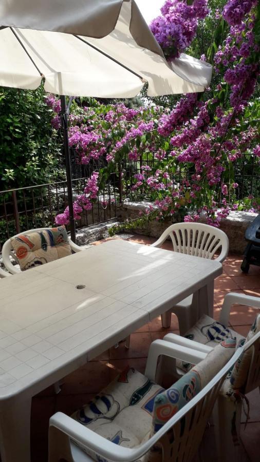 Holiday House Camillina Salo Bagian luar foto